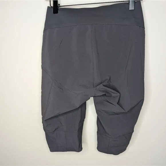 Rapha Women's Trail Fast &amp; Light Shorts in Gray Bermuda X-small