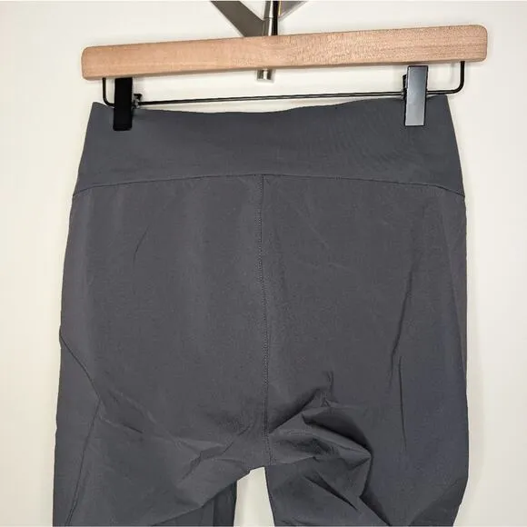 Rapha Women's Trail Fast &amp; Light Shorts in Gray Bermuda X-small