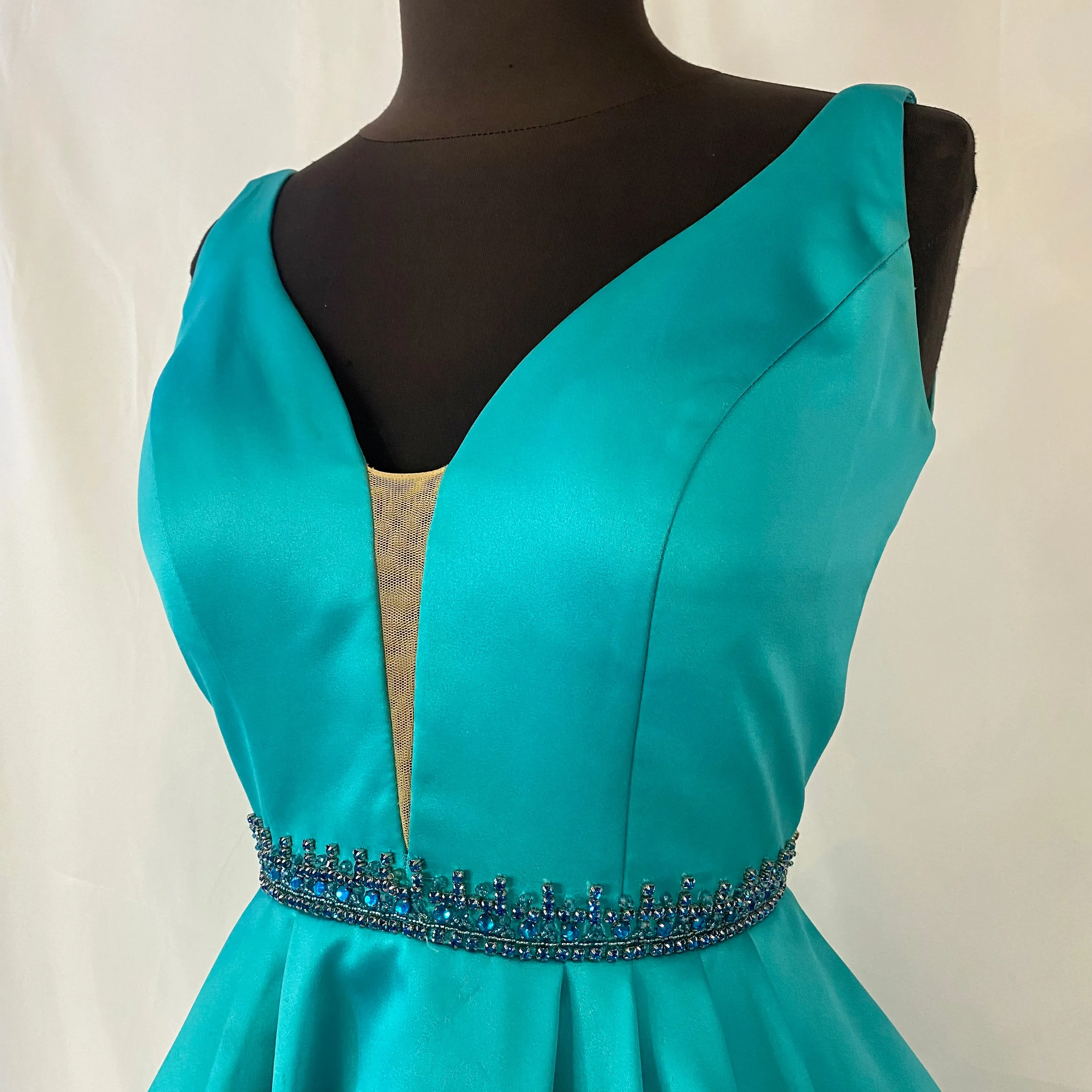 SHERRI HILL 50495 Turquoise Satin A-line Cocktail with Deep V neck & Beaded Belt Dress Size 6