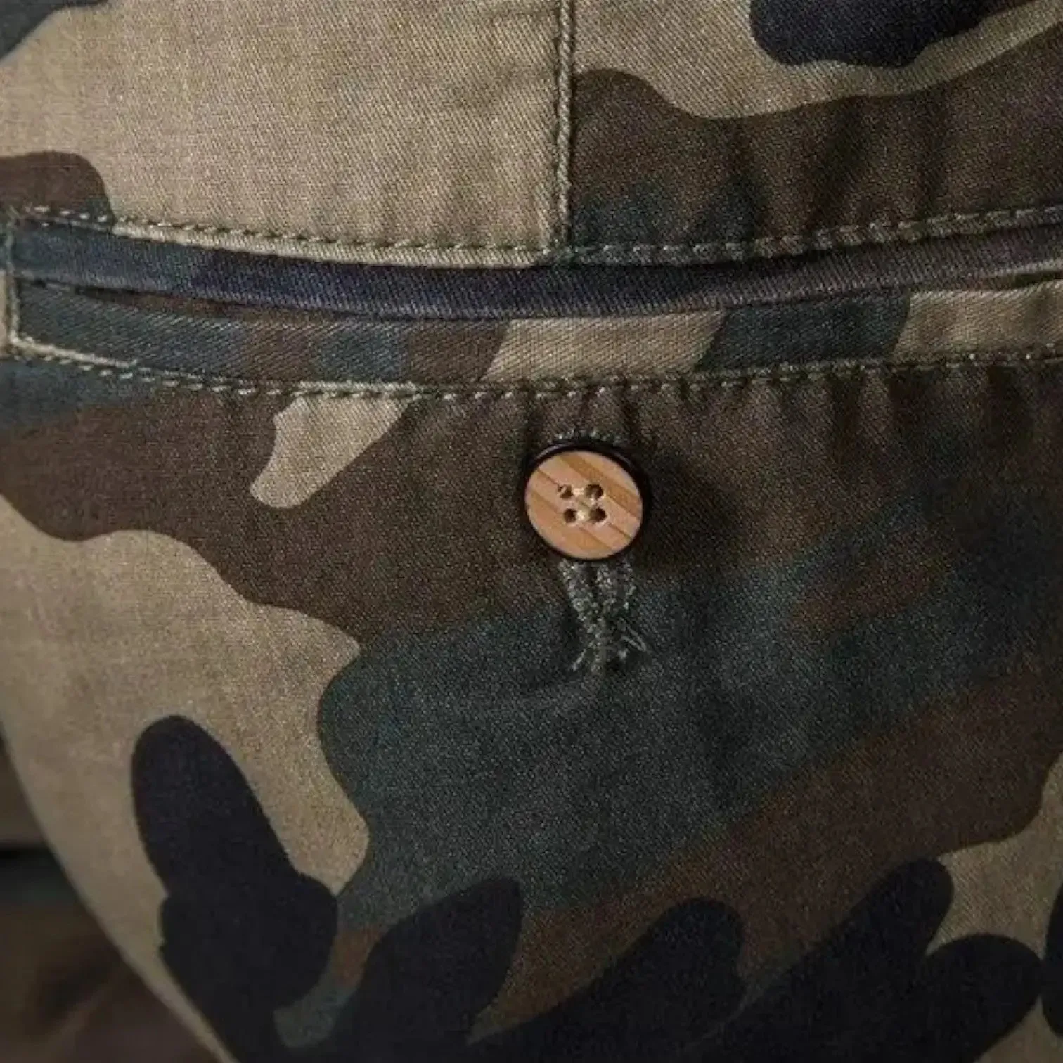 SHORT MILITAIRE EN MATIÈRE JEAN