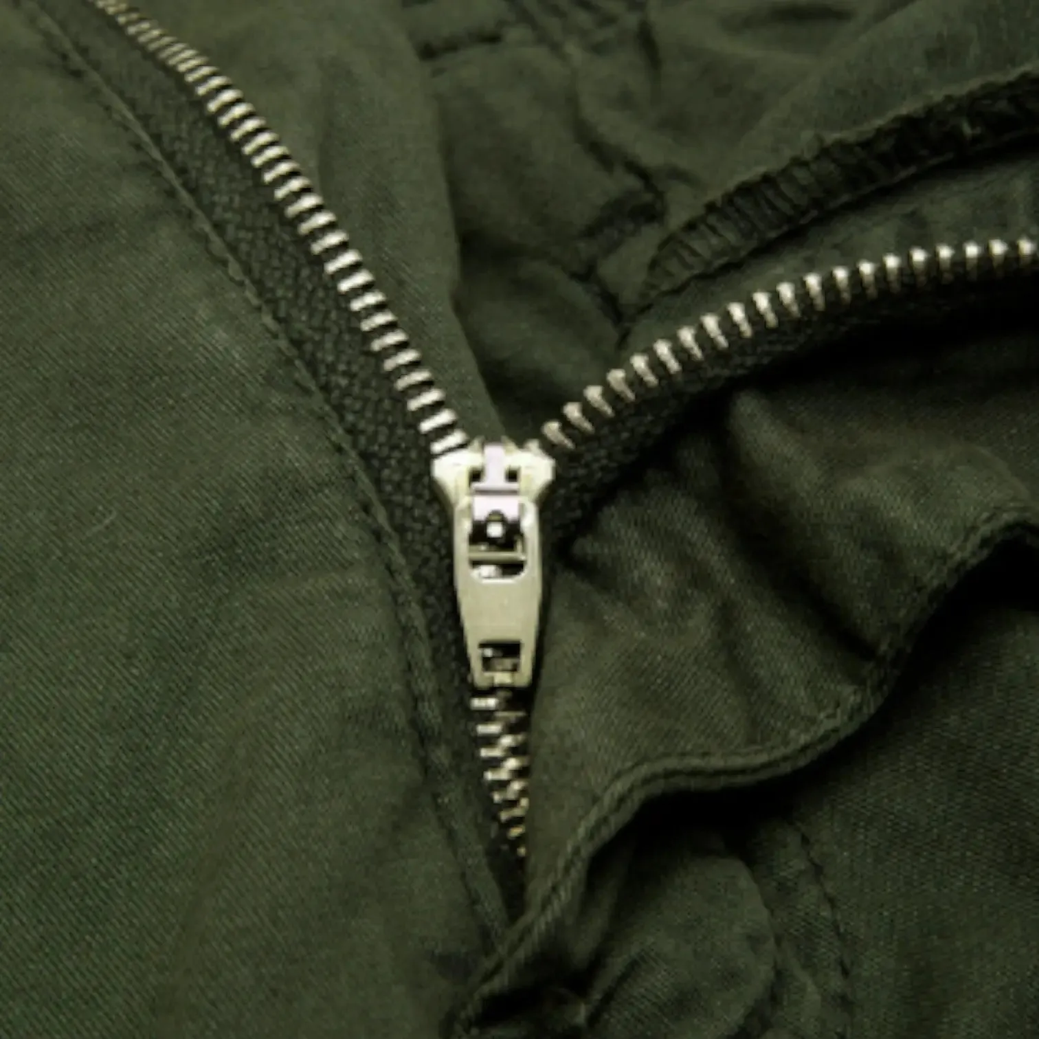SHORT MILITAIRE - PUISSANCE MILITAIRE