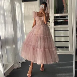 Simple Light Pink Short Prom Dresses Spaghetti Straps Tiered Tulle Prom Gowns Sweetheart Tea-Length Wedding Party Dress
