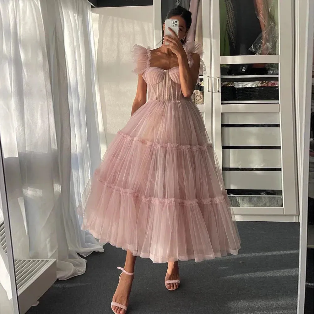 Simple Light Pink Short Prom Dresses Spaghetti Straps Tiered Tulle Prom Gowns Sweetheart Tea-Length Wedding Party Dress