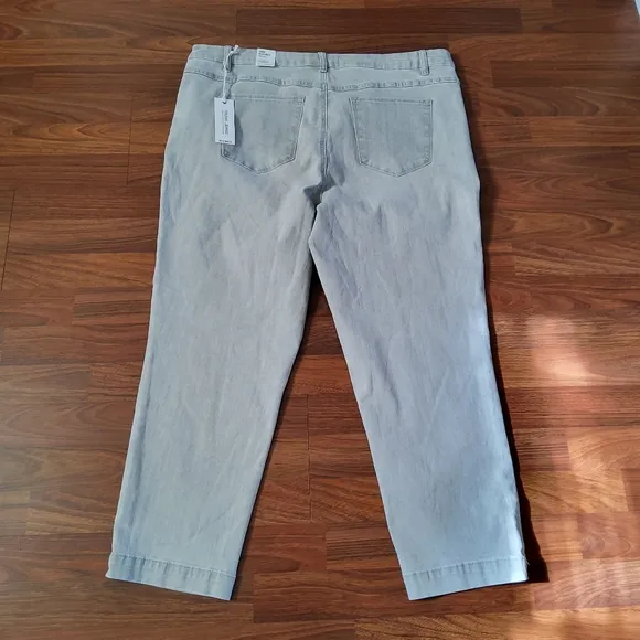 Tribal Jeans Audrey Mid Rise Hugging Straight Leg Size 18W Grey New