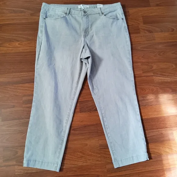 Tribal Jeans Audrey Mid Rise Hugging Straight Leg Size 18W Grey New