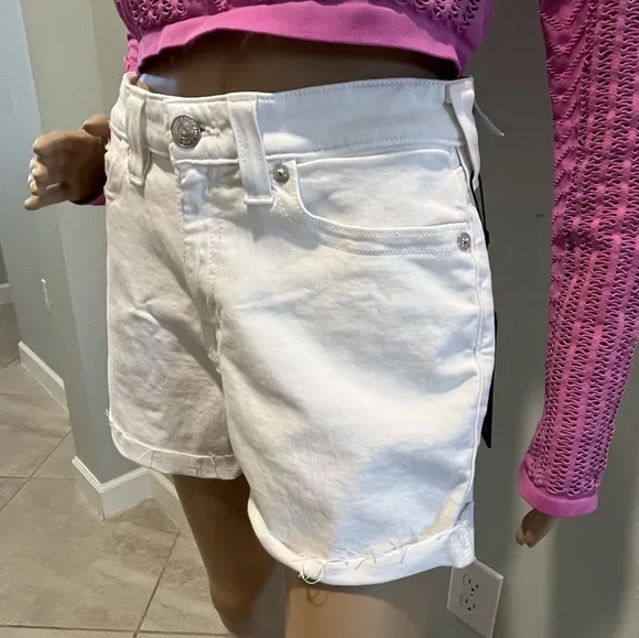 True Religion Jennie Curvy Rolled Hem Shorts in Optic White Denim Size 3…
