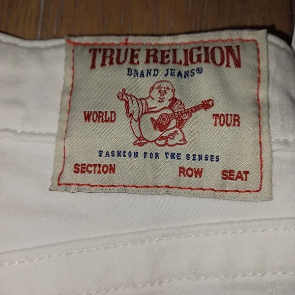 True Religion Jennie Curvy Rolled Hem Shorts in Optic White Denim Size 3…