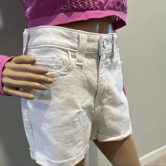 True Religion Jennie Curvy Rolled Hem Shorts in Optic White Denim Size 3…
