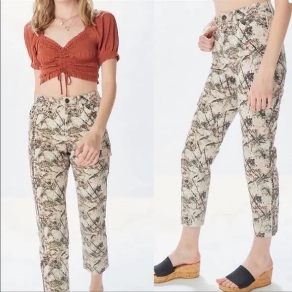 UO BDG High Rise Camouflage Straight Jeans Size 25