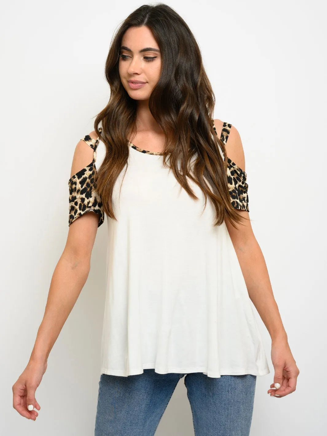WOMEN'S COLD SHOULDER SHORT SLEEVE ANIMAL PRINT TOP