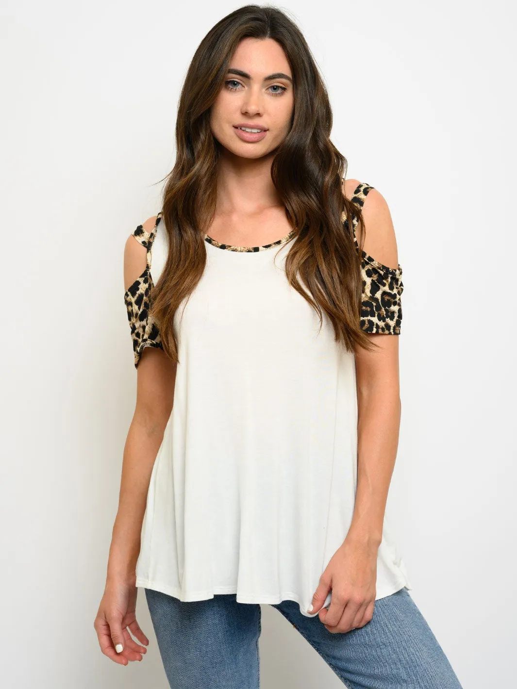 WOMEN'S COLD SHOULDER SHORT SLEEVE ANIMAL PRINT TOP