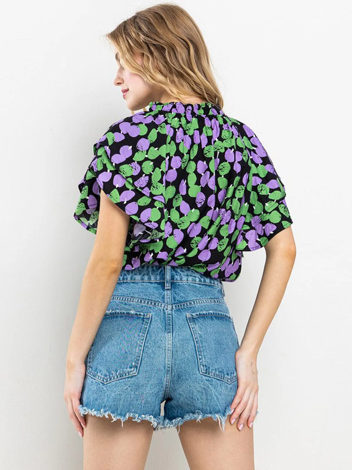 WOMEN'S SHORT RUFFLE SLEEVE MOCK NECK PRINTED BLOUSE TOP