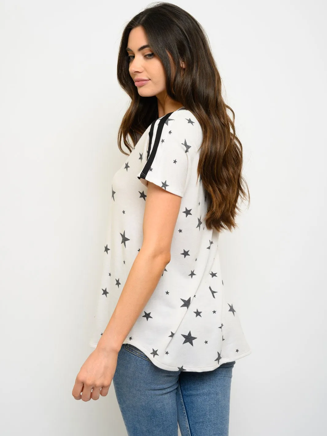 WOMEN'S SHORT SLEEVE STARS PRINT V-NECK TOP