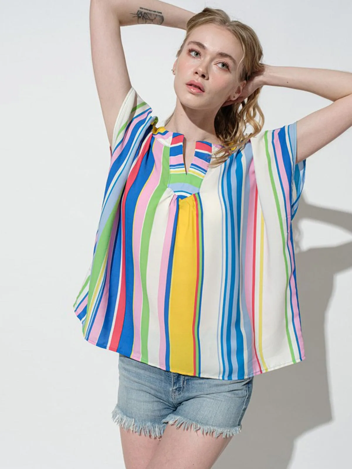 WOMEN'S SHORT SLEEVE V-NECK COLORBLOCK TUNIC TOP