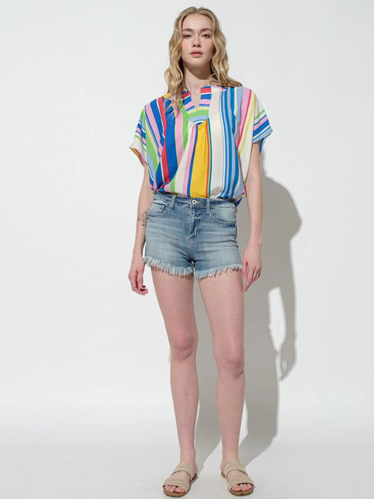 WOMEN'S SHORT SLEEVE V-NECK COLORBLOCK TUNIC TOP