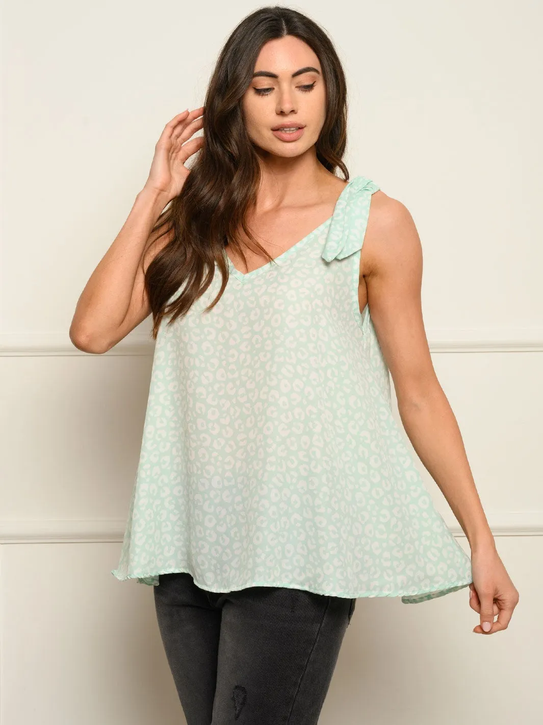 WOMEN'S V-NECK SLEVELESS ANIMAL PRINT TANK TOP