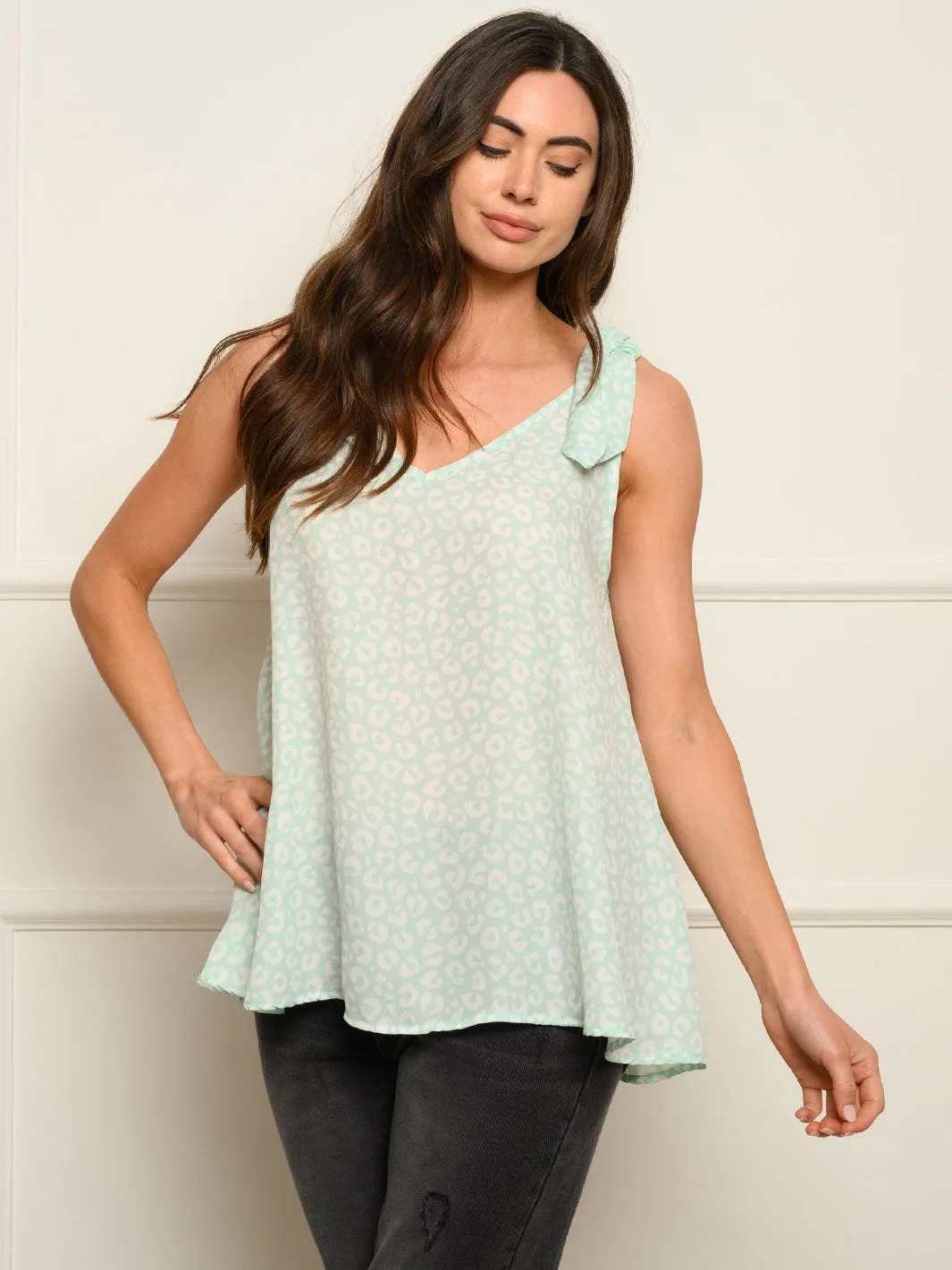 WOMEN'S V-NECK SLEVELESS ANIMAL PRINT TANK TOP