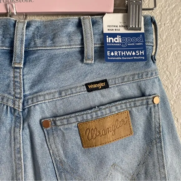 Women’s Wrangler Festival Bermuda High Rise Shorts