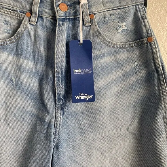 Women’s Wrangler Festival Bermuda High Rise Shorts
